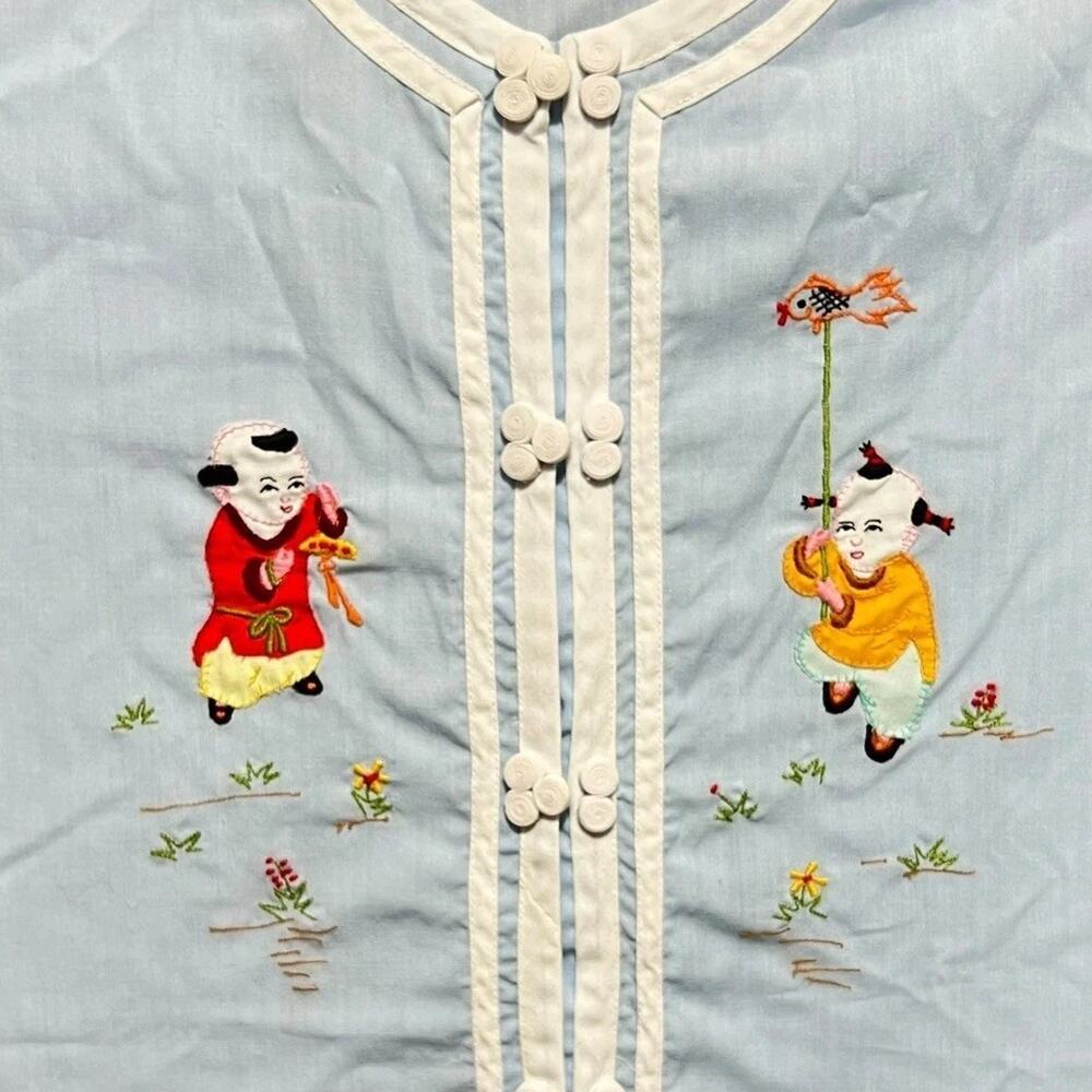 VTG 60s PLUM BLOSSOMS Womens Top Kimono Sz M Asian Embroidered Kidcore Kite Fish